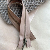 Zipper 23cm hazelnut