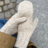 Heia Tweedvotter von Rauma in der Farbvariante Fivel 4078 und Alpakka Lin Tweed 11466