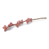 gefilzter Zweig mit Blüten / dusty rose