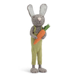 Extragroßer grauer gefilzter Hase mit grüner Hose