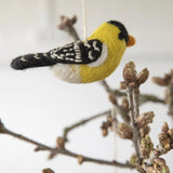 gefilzter Vogel / goldfinch