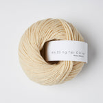 Knitting_for_Olive_Heavy_Merino_wheat_hvede