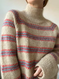 Norma Sweater von My Favourite Things Knitwear – Raglanpullover mit Stehkragen und Retro-Farbmuster aus Isager Tweed und Silk Mohair