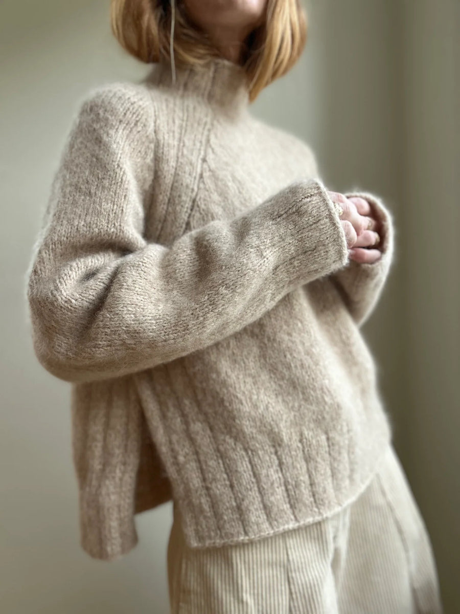 SWEATER No. 33